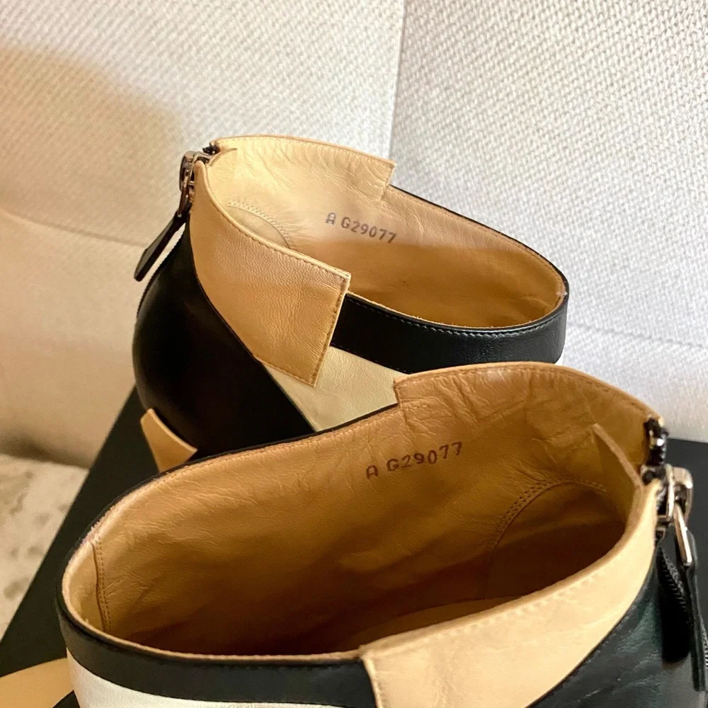 ❌❌SOLD❌❌ CHANEL Ankle Boots - Picture 6 of 8